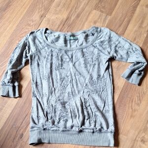 Chic Gray Patterned Top